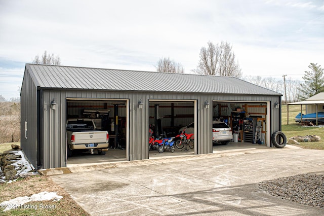 view of detached garage