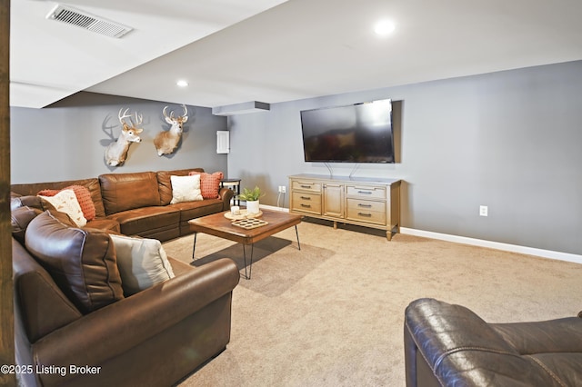 living area featuring light carpet, baseboards, visible vents, and recessed lighting