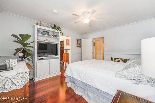 950 Lakeview Dr, Bloomfield, KY 40008 - bedroom with ceiling fan, ornamental molding, and dark wood-style flooring