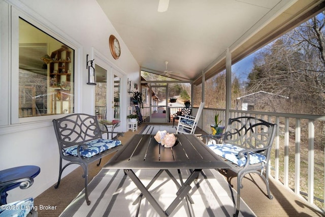 950 Lakeview Dr, Bloomfield, KY 40008 - sunroom featuring outdoor dining space and a ceiling fan