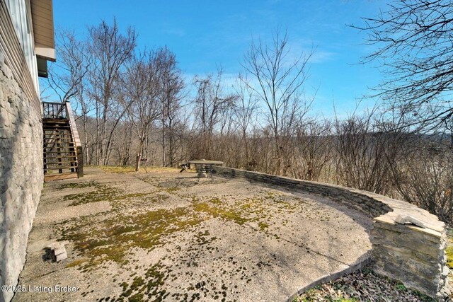 950 Lakeview Dr, Bloomfield, KY 40008 - view of yard with stairway