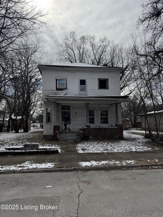 view of front of property featuring a porch