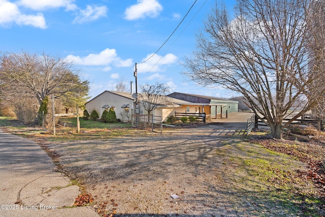 view of front of house featuring driveway