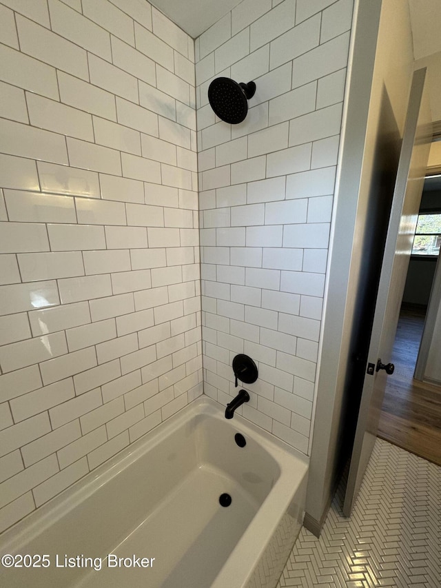 bathroom featuring shower / bathing tub combination