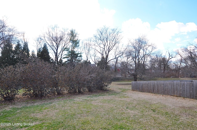 view of yard featuring fence