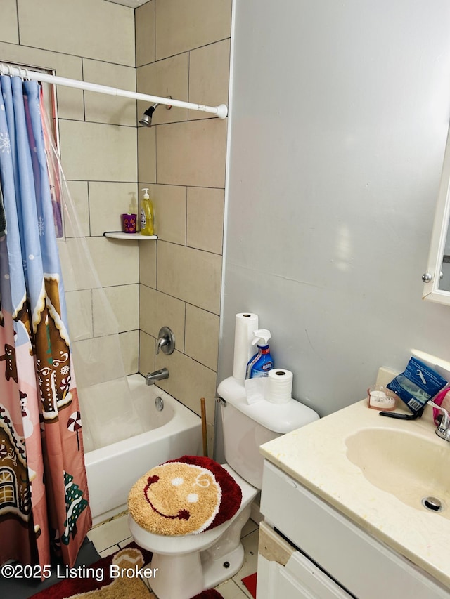 bathroom with shower / tub combo with curtain, vanity, and toilet