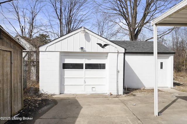 detached garage with driveway