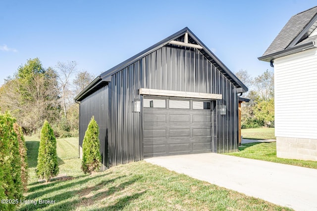 view of detached garage