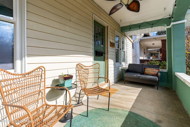 view of patio with covered porch and ceiling fan