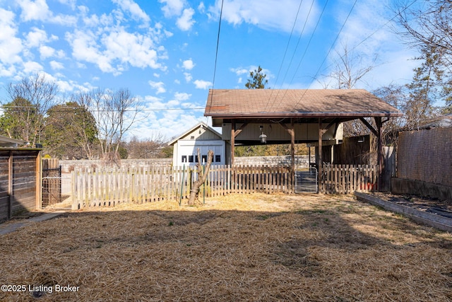 view of yard featuring fence