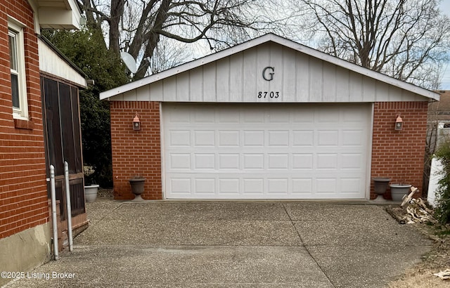 view of detached garage