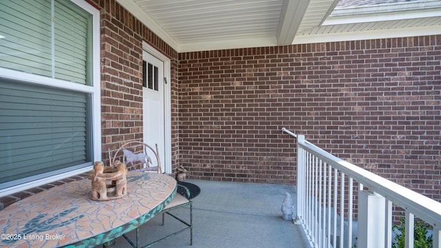 8105 Cedar Crest Ln, Louisville, KY 40291 - view of covered porch