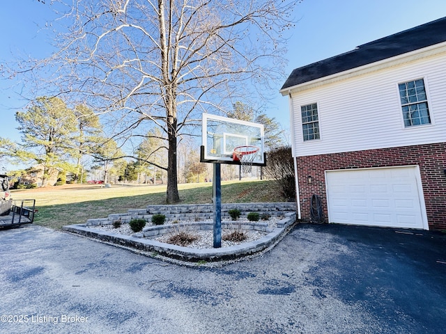 exterior space featuring a lawn