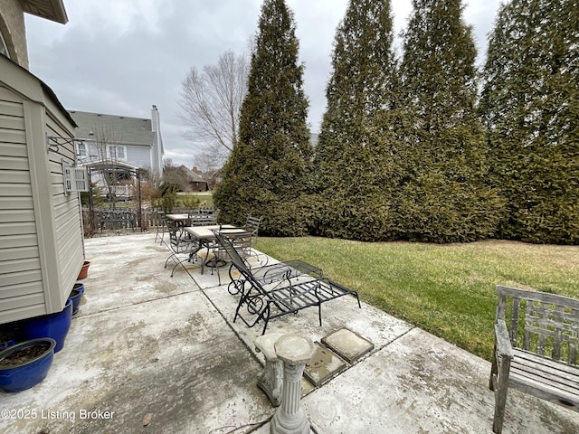 view of patio with outdoor dining space