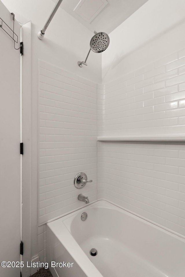 bathroom with bathtub / shower combination