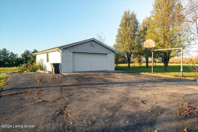 view of detached garage