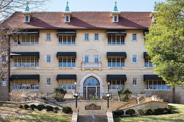 view of building exterior