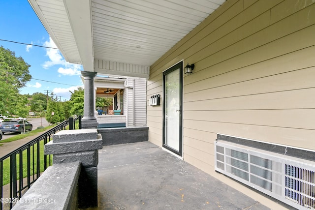 view of patio / terrace with covered porch