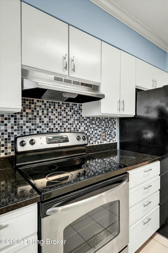 kitchen with crown molding, tasteful backsplash, electric range, white cabinetry, and under cabinet range hood