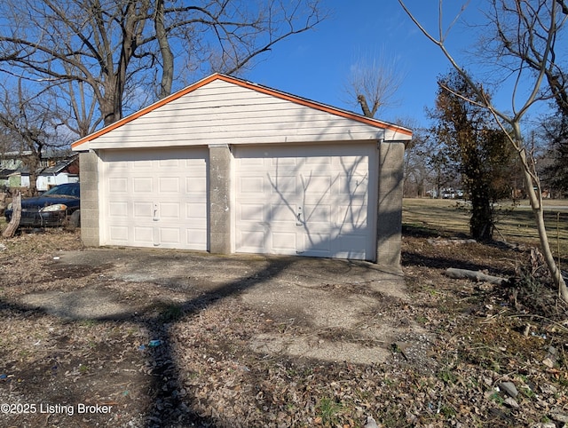 view of detached garage