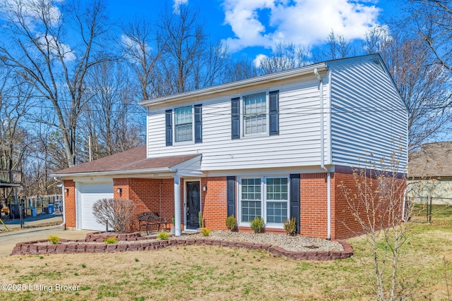 view of front of home featuring brick siding and a front lawn