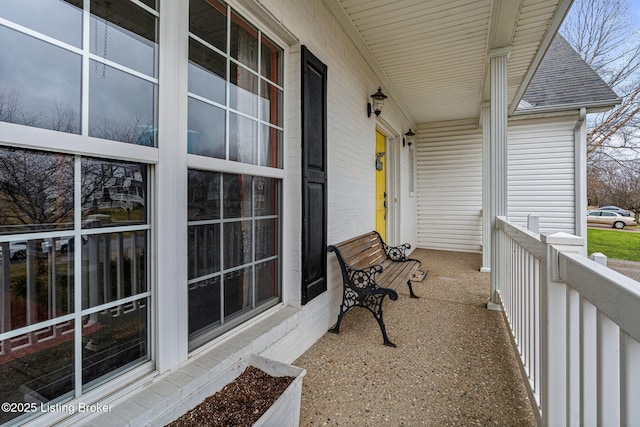 balcony featuring covered porch