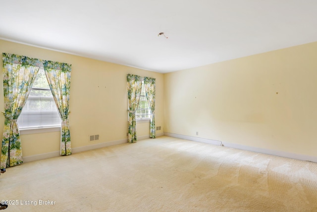602 Club Ln, Louisville, KY 40207 - carpeted empty room featuring baseboards