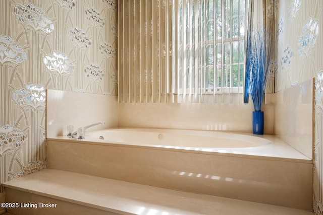 602 Club Ln, Louisville, KY 40207 - bathroom with a garden tub