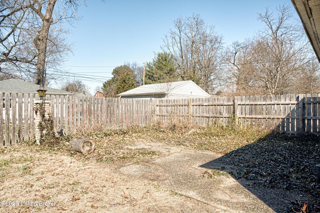 view of yard featuring a fenced backyard