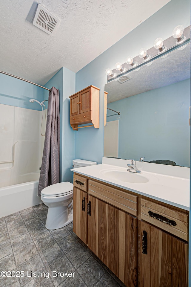 1670 Pine Creek Trl, Shepherdsville, KY 40165 - full bath featuring vanity, visible vents, shower / bath combo, a textured ceiling, and toilet