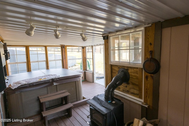 sunroom / solarium with rail lighting