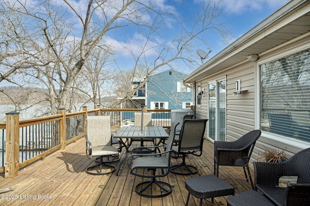 deck featuring outdoor dining space