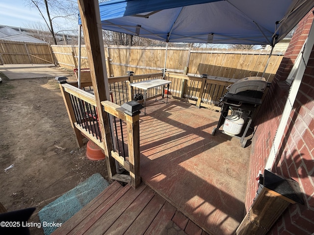 deck with fence private yard