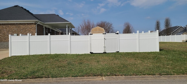 view of yard featuring fence