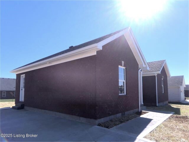 306 Oak Hill Ct, Bardstown, KY 40004 - view of home's exterior featuring entry steps