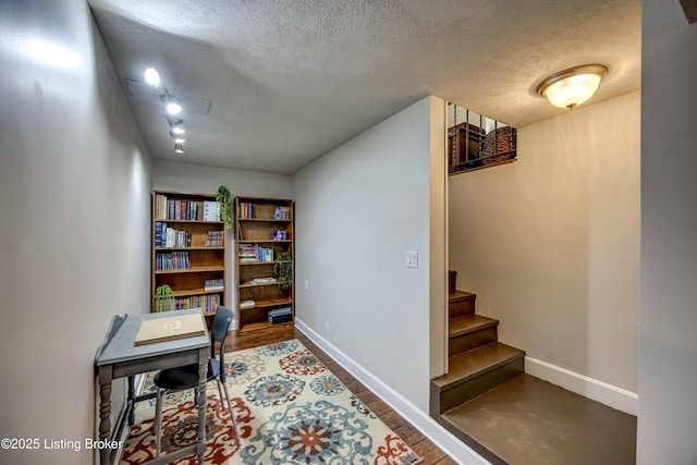 3140 Yorkshire Dr, Bardstown, KY 40004 - home office featuring baseboards and a textured ceiling
