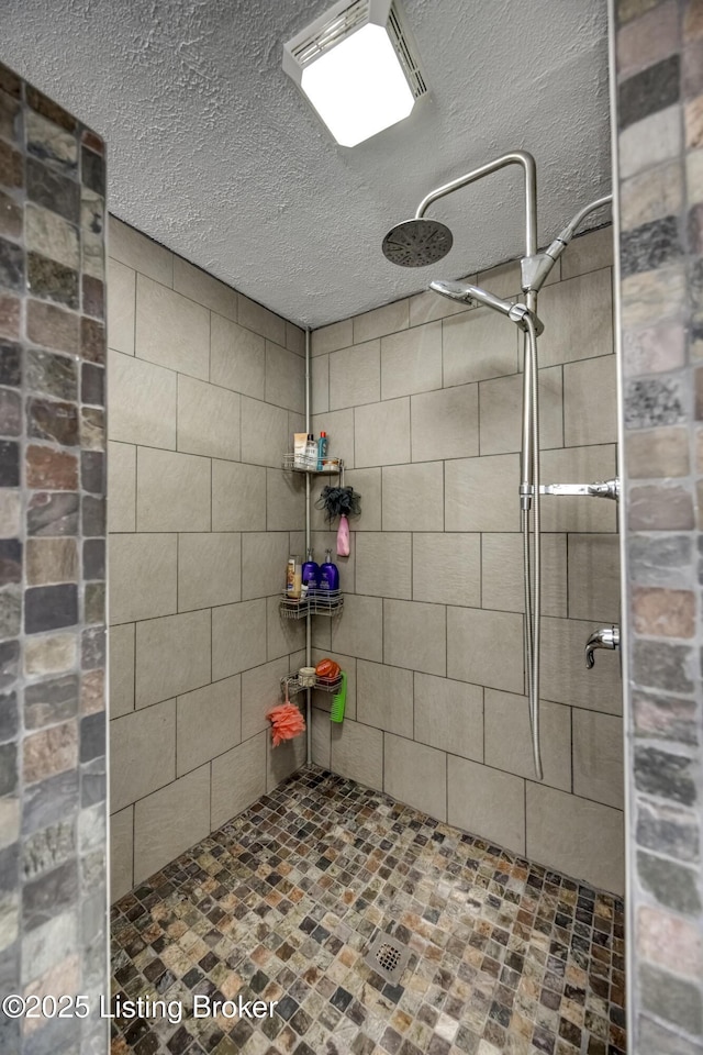 3140 Yorkshire Dr, Bardstown, KY 40004 - full bathroom featuring tiled shower and a textured ceiling
