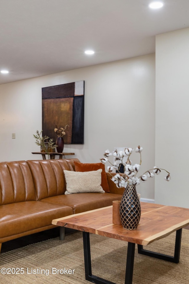 4316 Arwine Ct, Louisville, KY 40245 - living area with recessed lighting