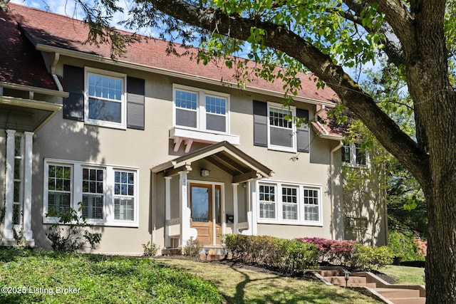 view of front facade featuring stucco siding