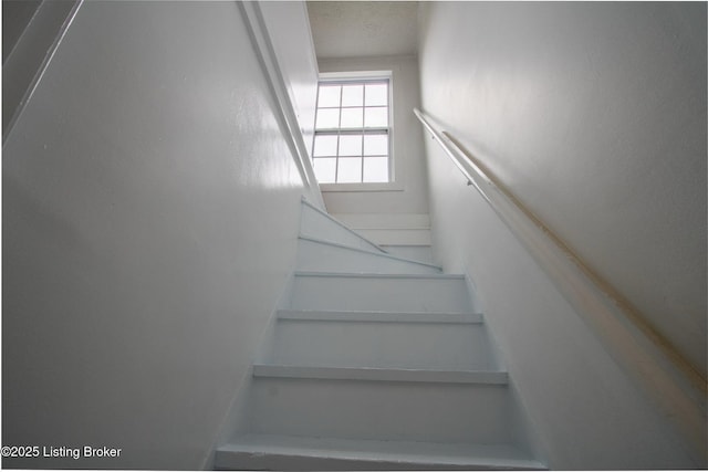 1301 Central Ave, Louisville, KY 40215 - view of stairs
