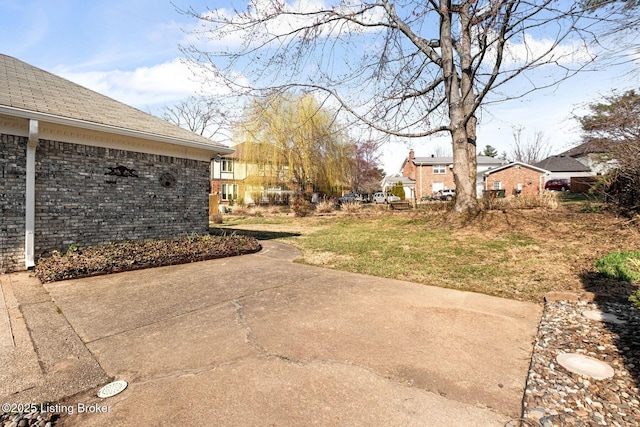 1911 Bainbridge Row Dr, Louisville, KY 40207 - view of yard with a patio area