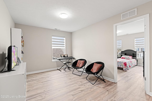 115 Shadow Rock Ct, Shepherdsville, KY 40165 - sitting room featuring visible vents, baseboards, and light wood-style flooring