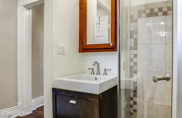 4742 Southern Pkwy, Louisville, KY 40214 - bathroom featuring vanity and tiled shower