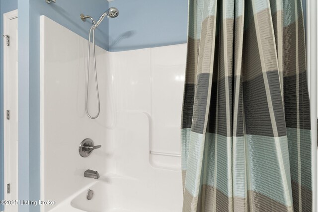 135C Michelle Dr, Shepherdsville, KY 40165 - full bathroom with shower / bath combo with shower curtain