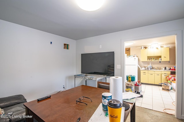 1400 Bewleyville Rosetta Rd, Irvington, KY 40146 - living area with light tile patterned floors
