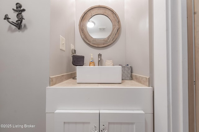 432 Four Seasons Rd, Falls Of Rough, KY 40119 - bathroom featuring a sink