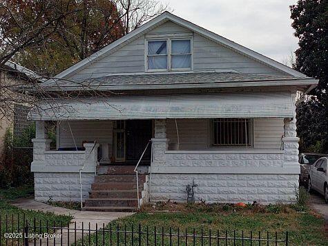 811 S 37th St, Louisville, KY 40211 - view of front facade with covered porch