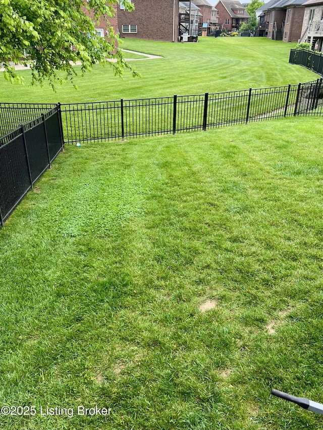 11125 Radleigh Ln, Louisville, KY 40291 - view of yard with a residential view