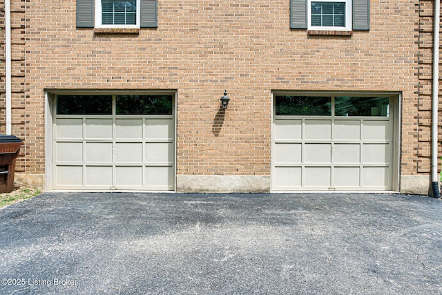 1014 Old Mill Stream Ln, Shepherdsville, KY 40165 - garage with driveway