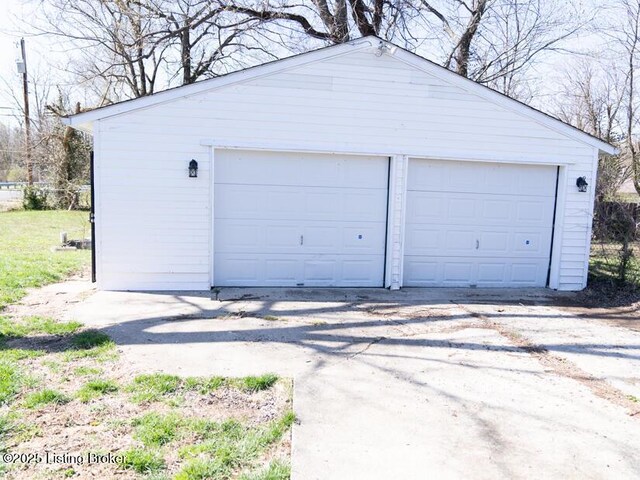 view of detached garage